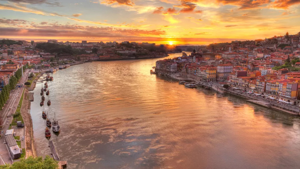 A landscape view of the city of Duoro during a sunset.