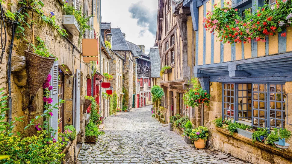 Medieval houses line the cobbled streets of Dinan.
