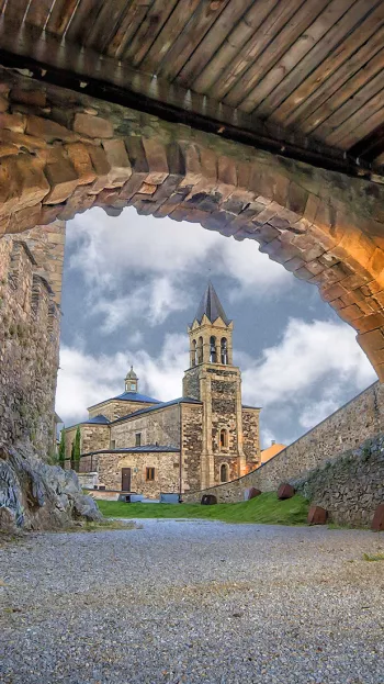 A view of Iglesia de San Andrés in Ponferrada.